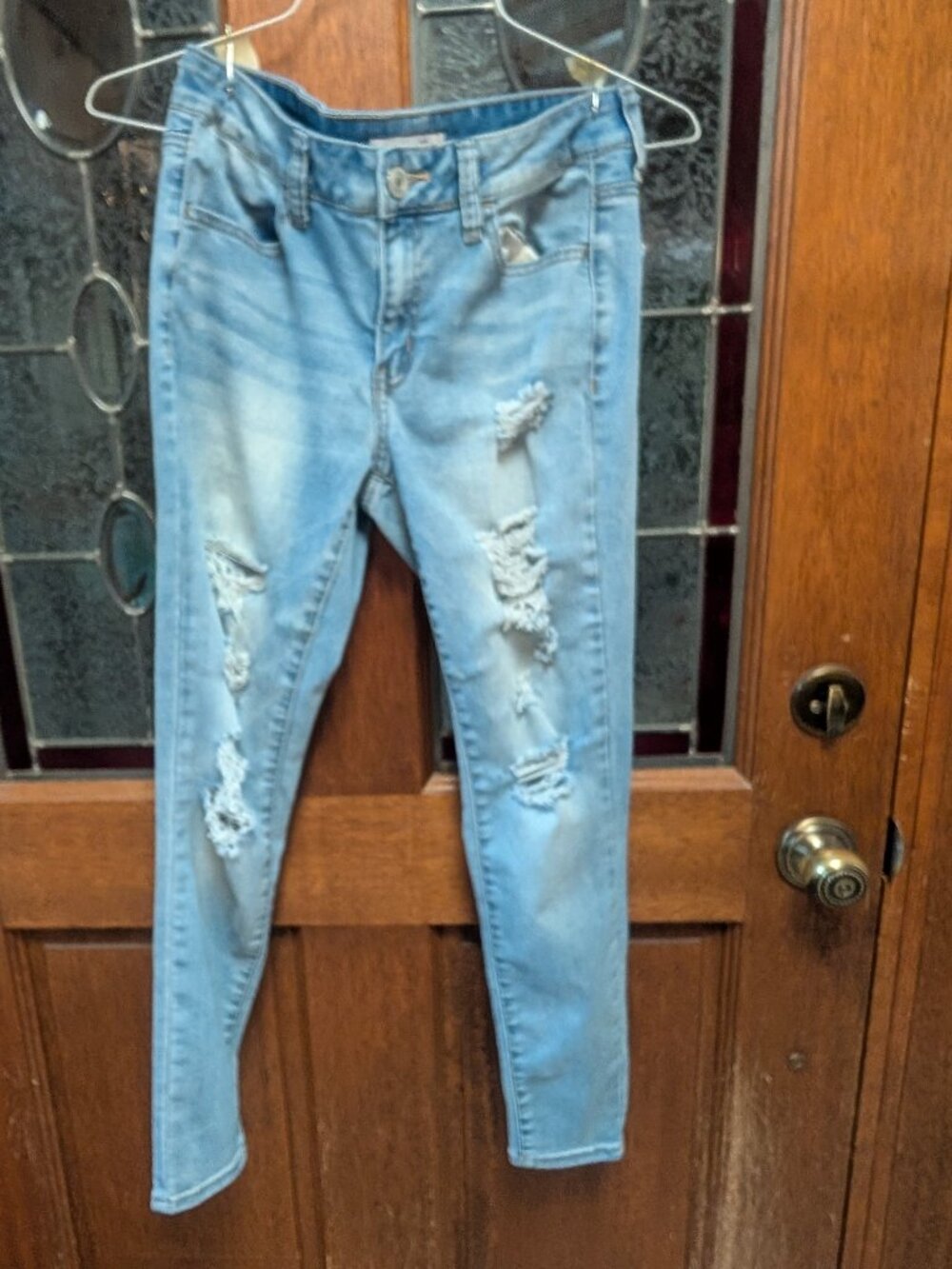 Womens distressed jeggings, size 7 Short